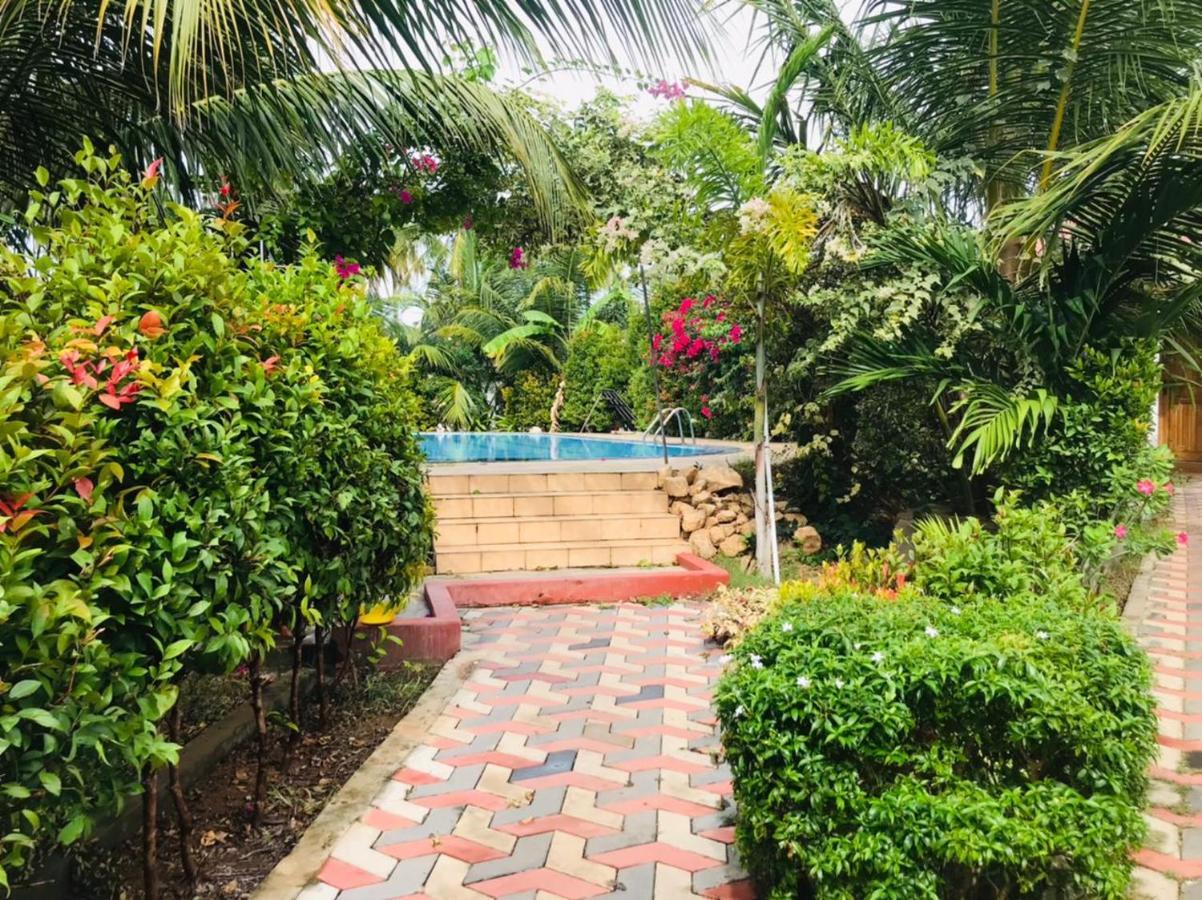 Italian Guest Hotel Trincomalee Buitenkant foto