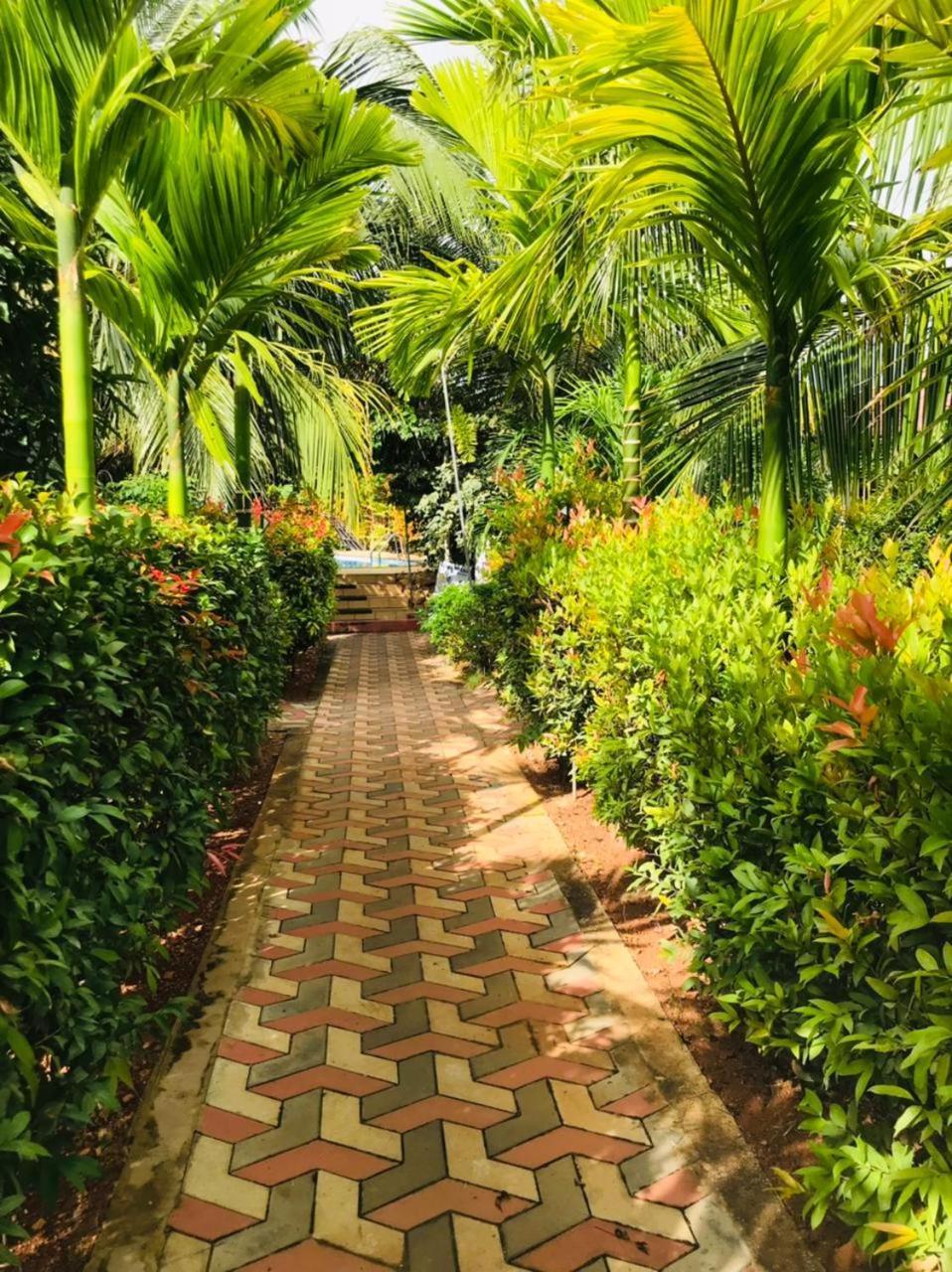 Italian Guest Hotel Trincomalee Buitenkant foto