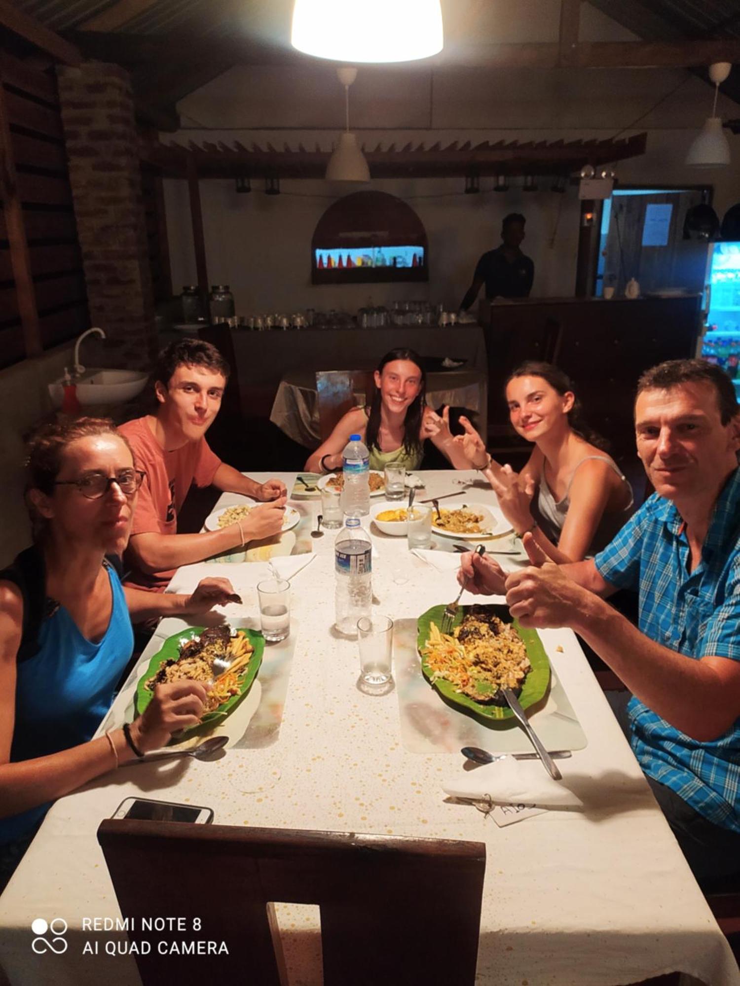Italian Guest Hotel Trincomalee Buitenkant foto