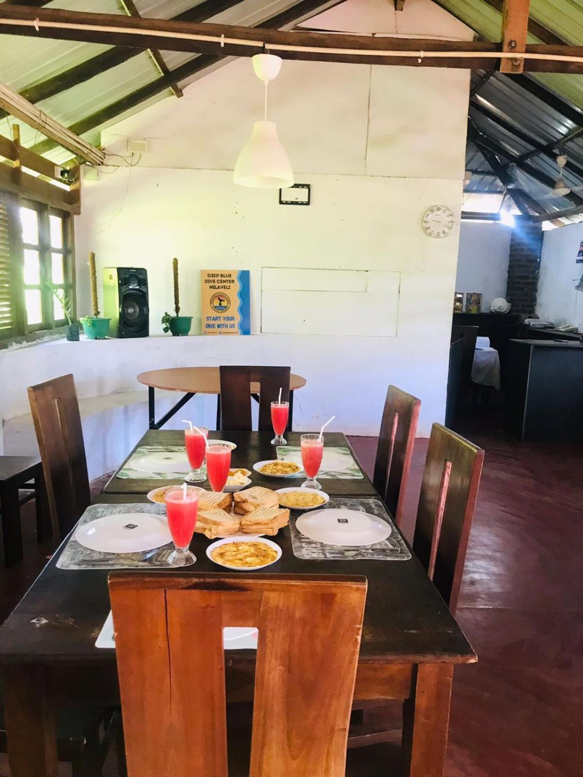 Italian Guest Hotel Trincomalee Buitenkant foto