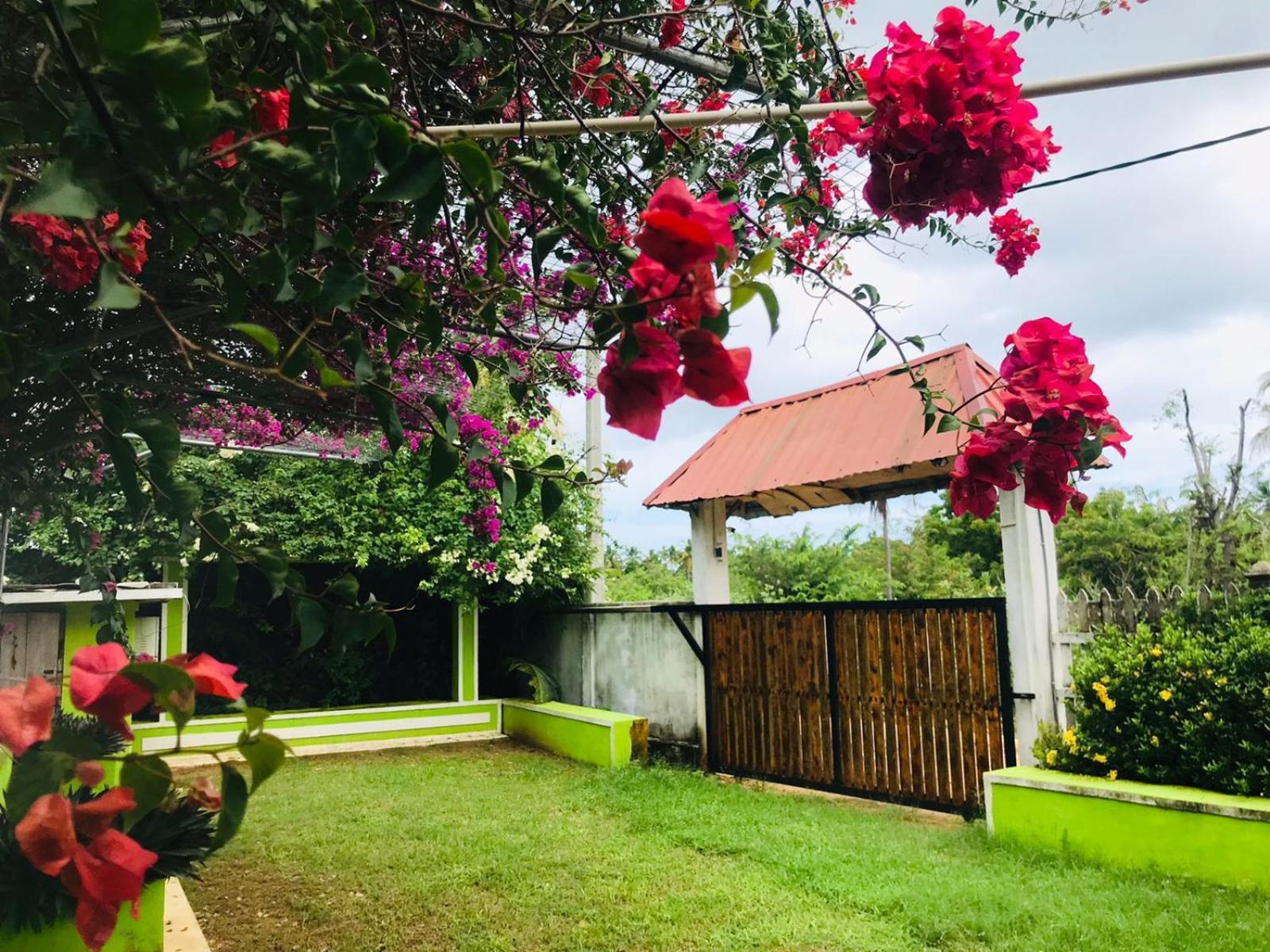 Italian Guest Hotel Trincomalee Buitenkant foto